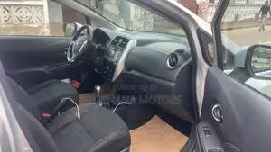 Nissan Versa 1.6 SV 2017 Silver