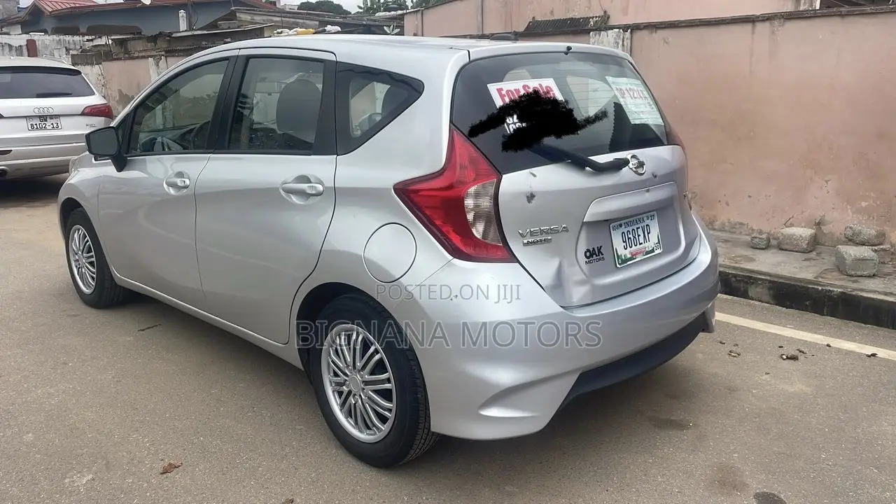 Nissan Versa 1.6 SV 2017 Silver