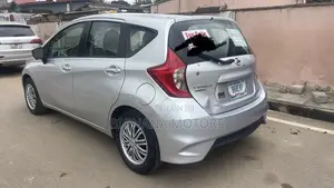 Nissan Versa 1.6 SV 2017 Silver