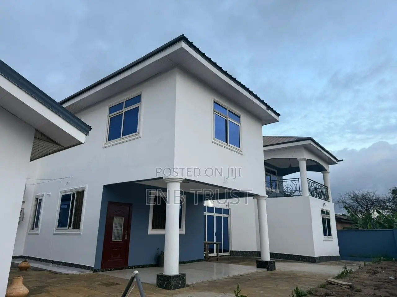 8bdrm Duplex in Haatso, Ga East Municipal for sale