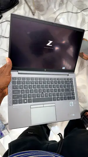 Laptop HP ZBook Firefly 14 G7 8GB Intel Core i7 SSD 256GB