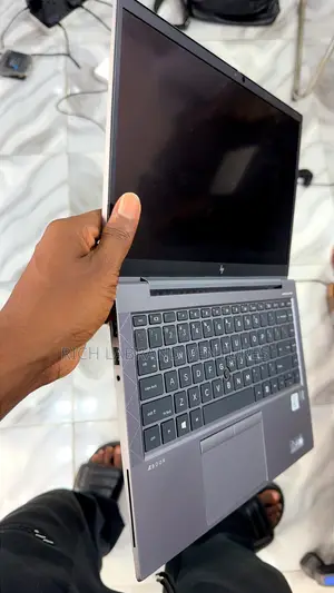 Laptop HP ZBook Firefly 14 G7 8GB Intel Core i7 SSD 256GB