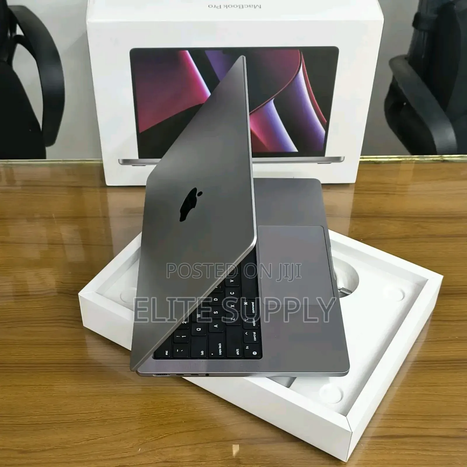 New Laptop Apple MacBook Pro 2021 M1 16GB Apple M1 SSD 512GB
