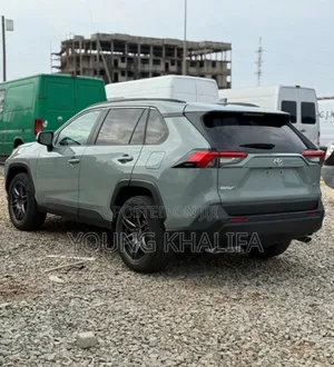 Toyota RAV4 2021 Green