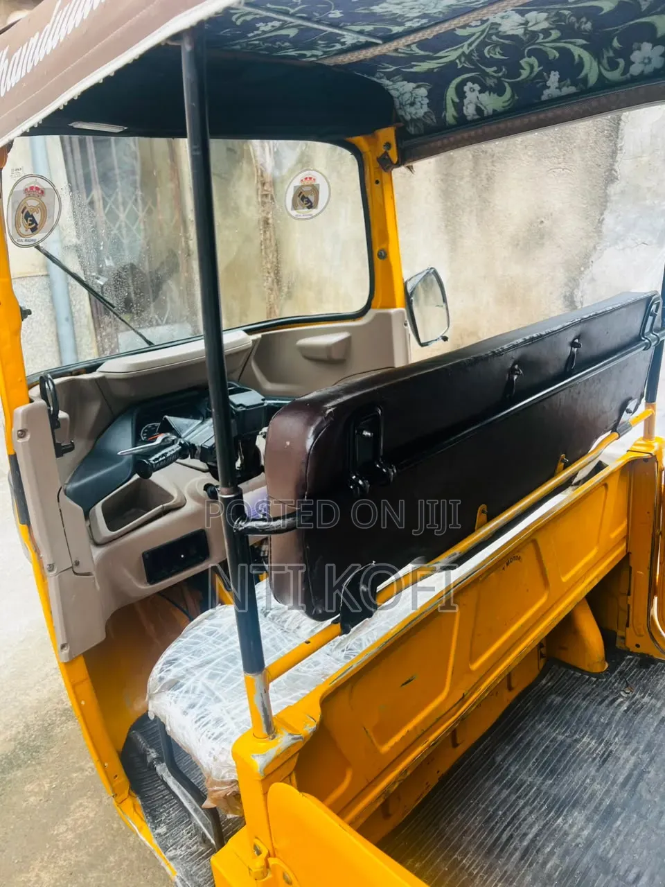 Bajaj RE 2026 Yellow