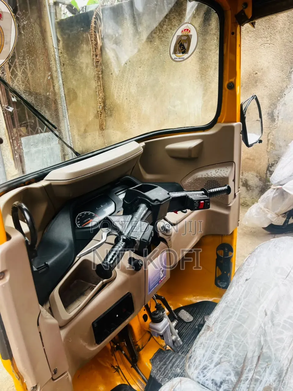 Bajaj RE 2026 Yellow