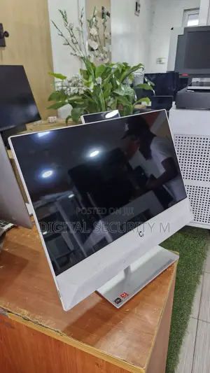 Desktop Computer HP Pavilion 24 8GB AMD Ryzen SSD 256GB