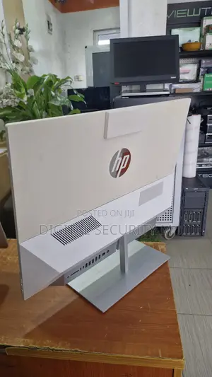 Desktop Computer HP Pavilion 24 8GB AMD Ryzen SSD 256GB
