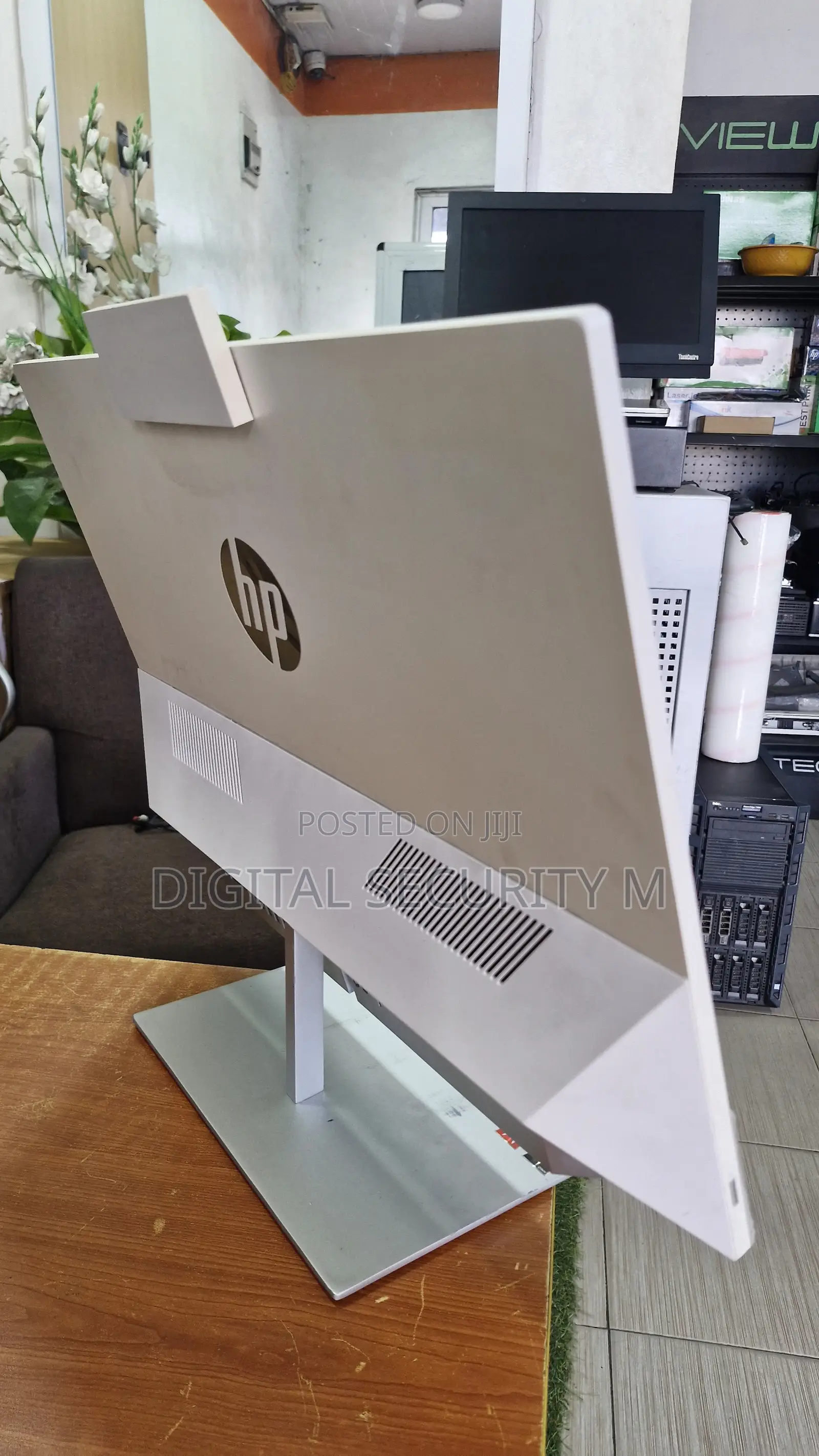 Desktop Computer HP Pavilion 24 8GB AMD Ryzen SSD 256GB