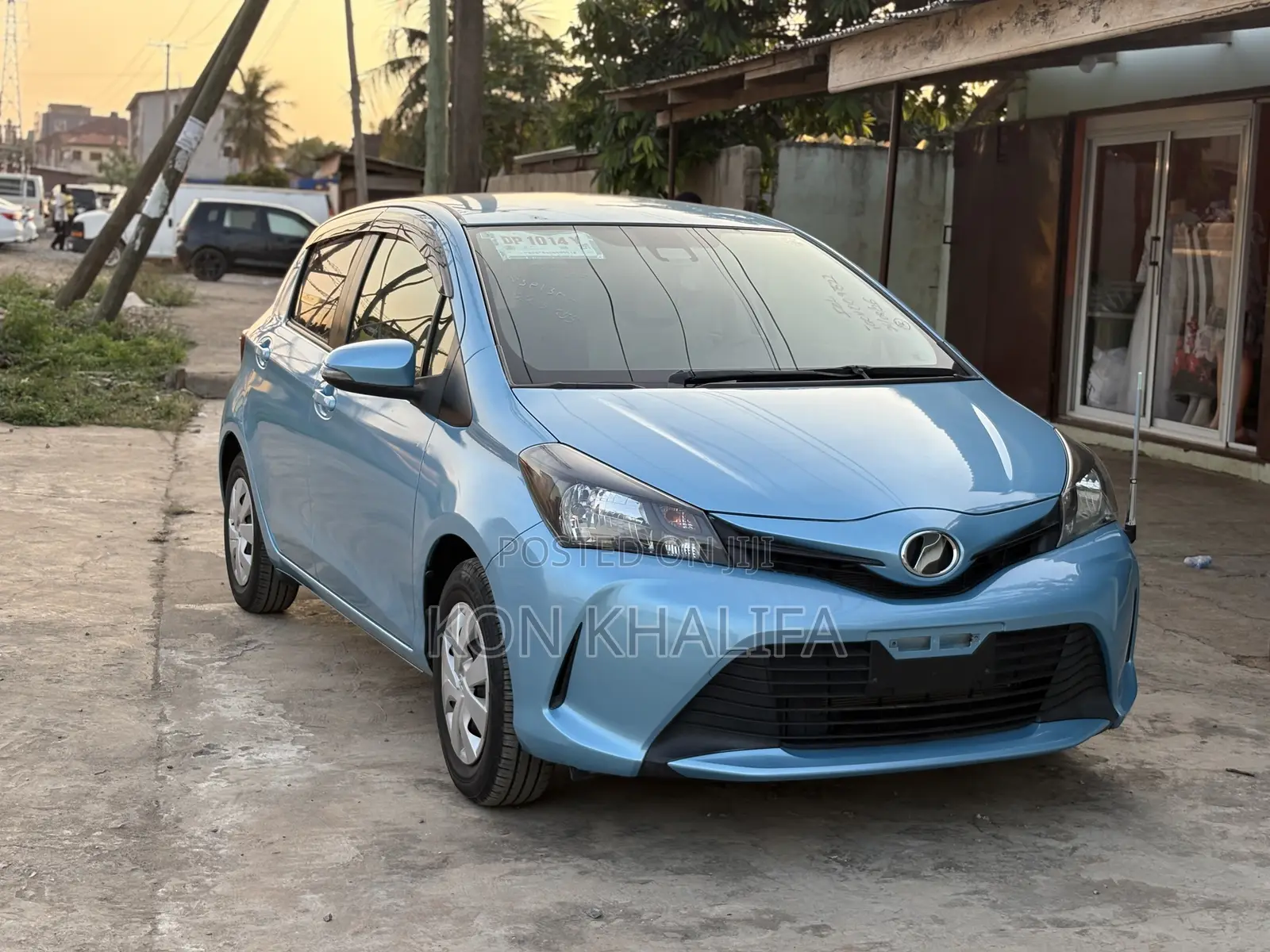 Toyota Vitz 1.3 FWD 5dr 2016 Blue