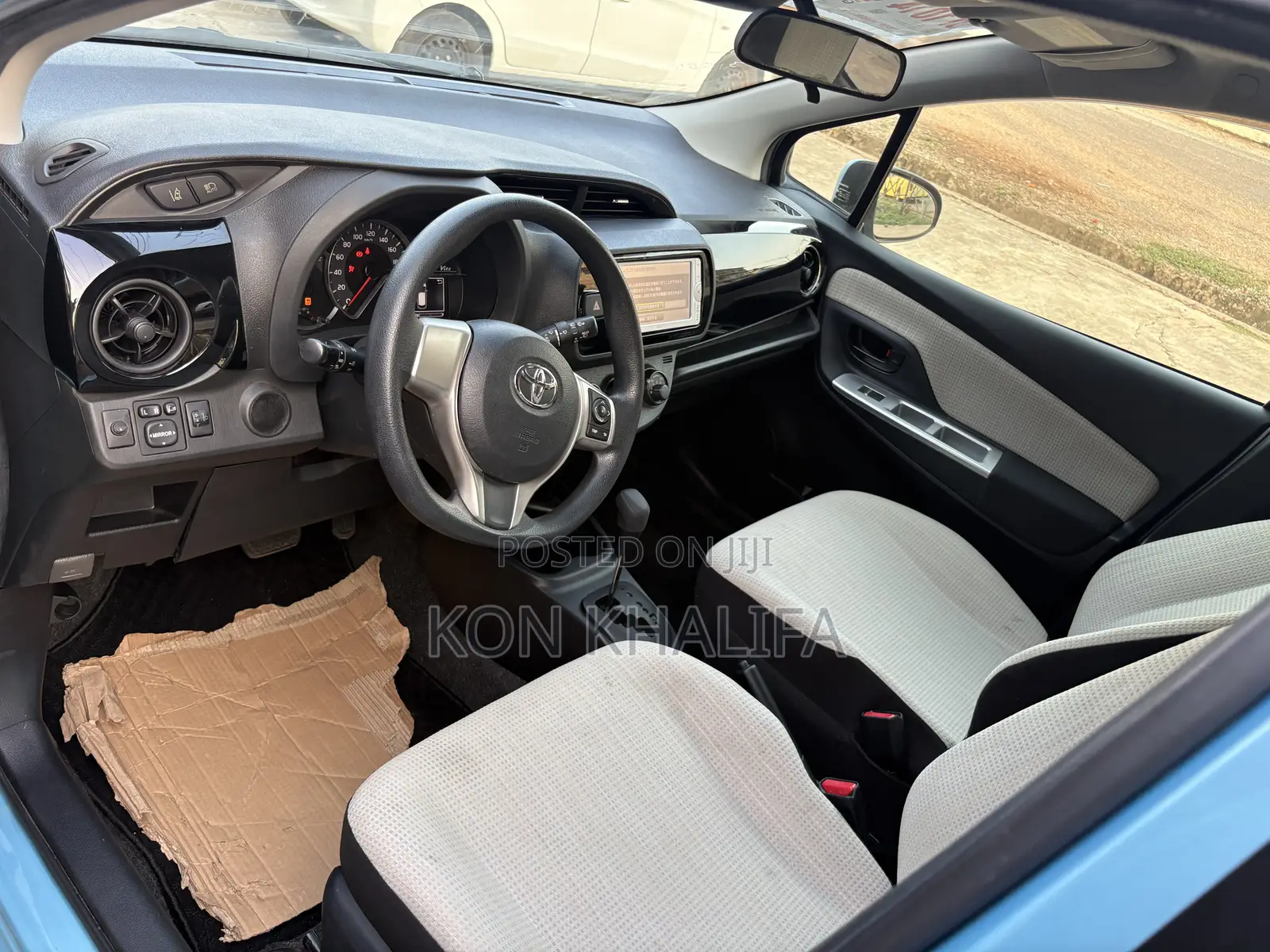 Toyota Vitz 1.3 FWD 5dr 2016 Blue