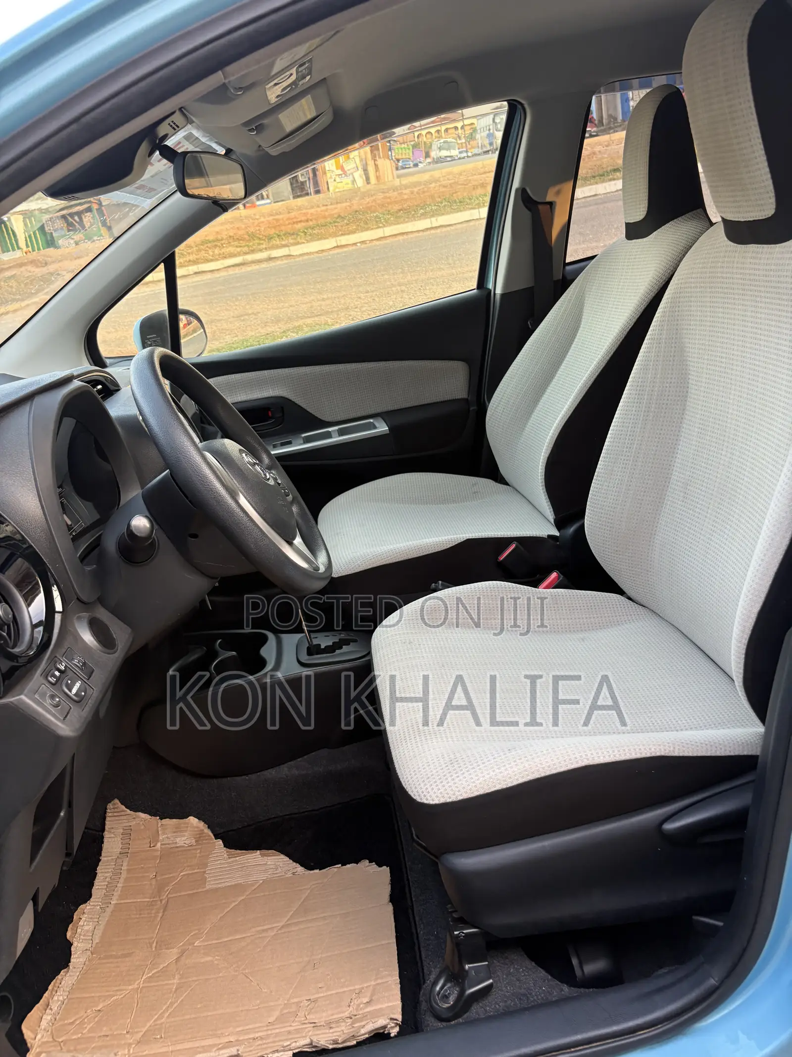 Toyota Vitz 1.3 FWD 5dr 2016 Blue
