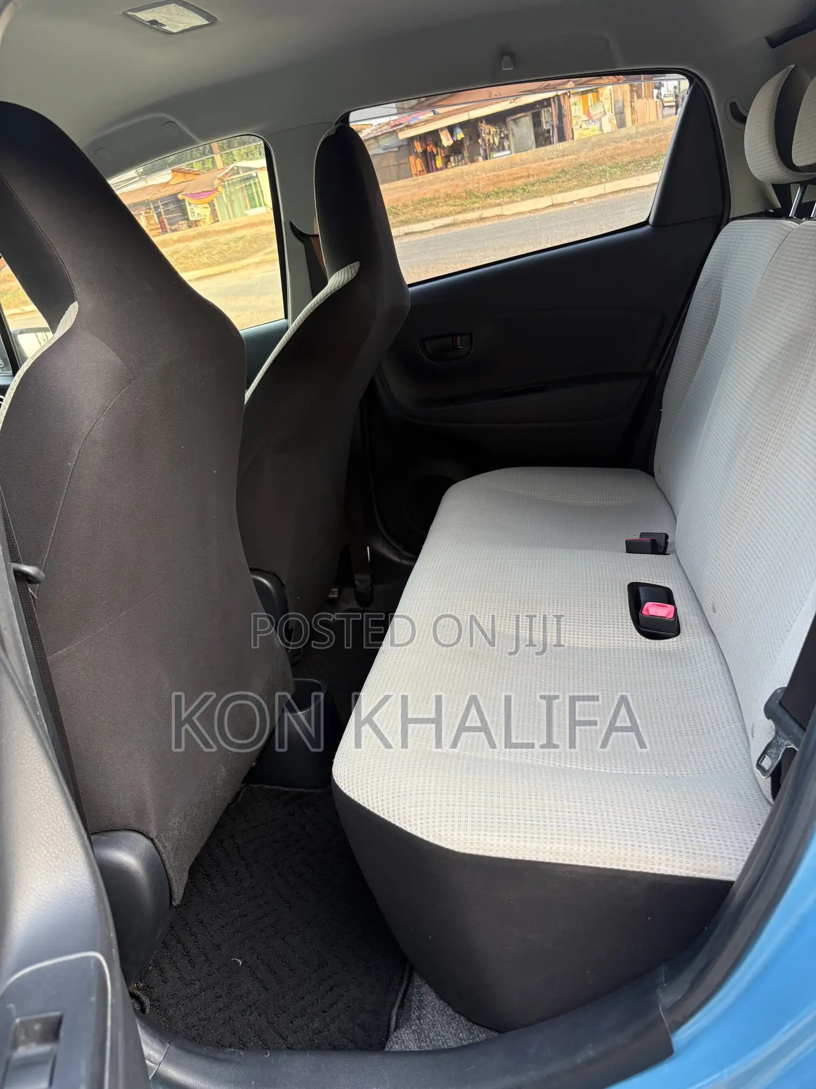 Toyota Vitz 1.3 FWD 5dr 2016 Blue
