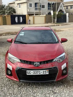 Toyota Corolla LE 4dr Sedan (1.8L 4cyl CVT) 2015 Red