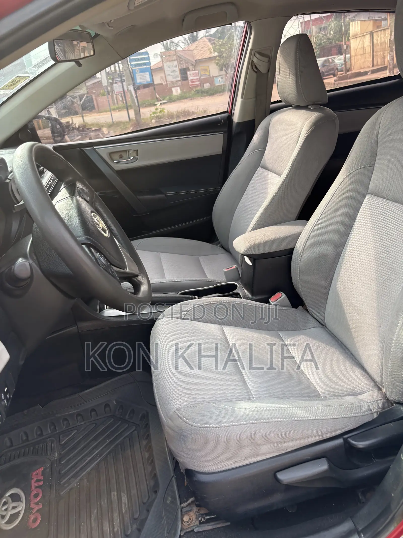 Toyota Corolla LE 4dr Sedan (1.8L 4cyl CVT) 2015 Red