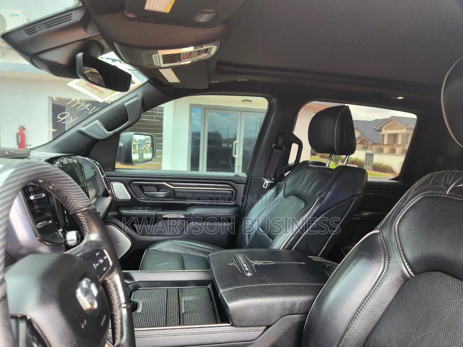 RAM 1500 2022 Black
