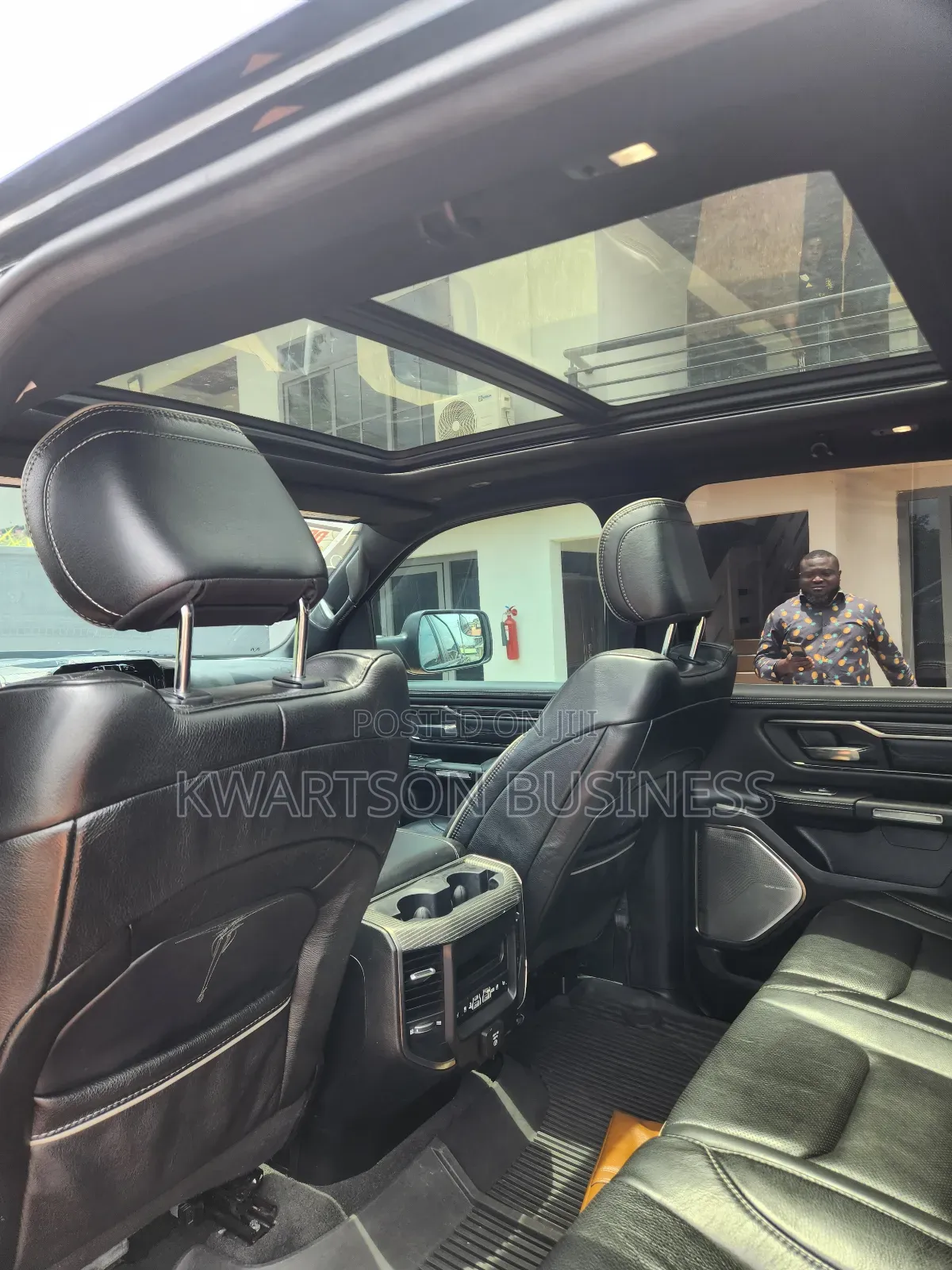 RAM 1500 2022 Black