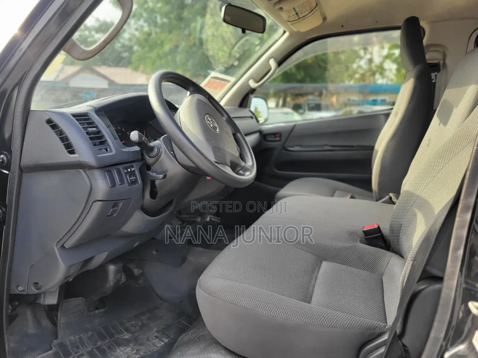Toyota HiAce 2016 Black