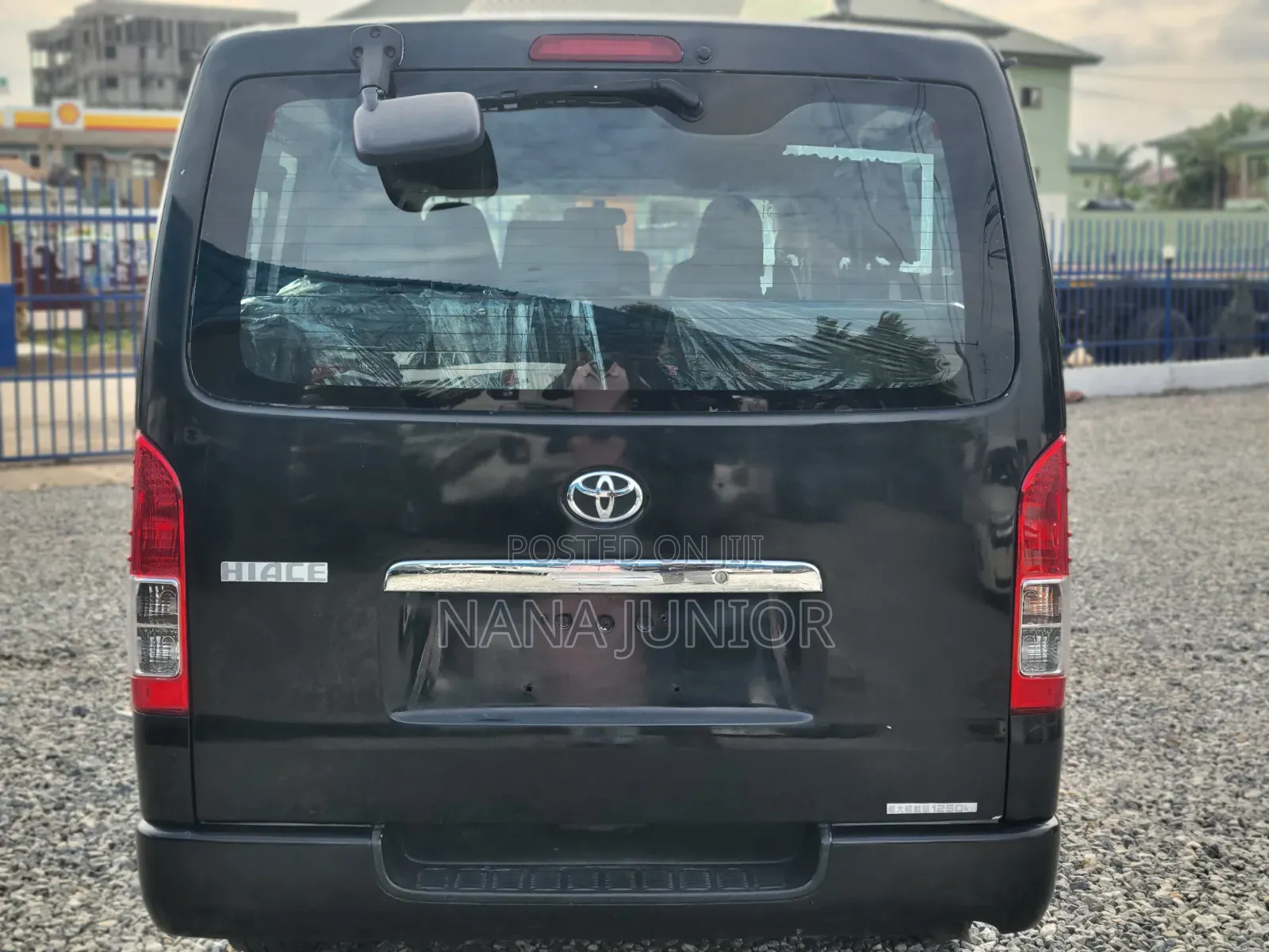Toyota HiAce 2016 Black