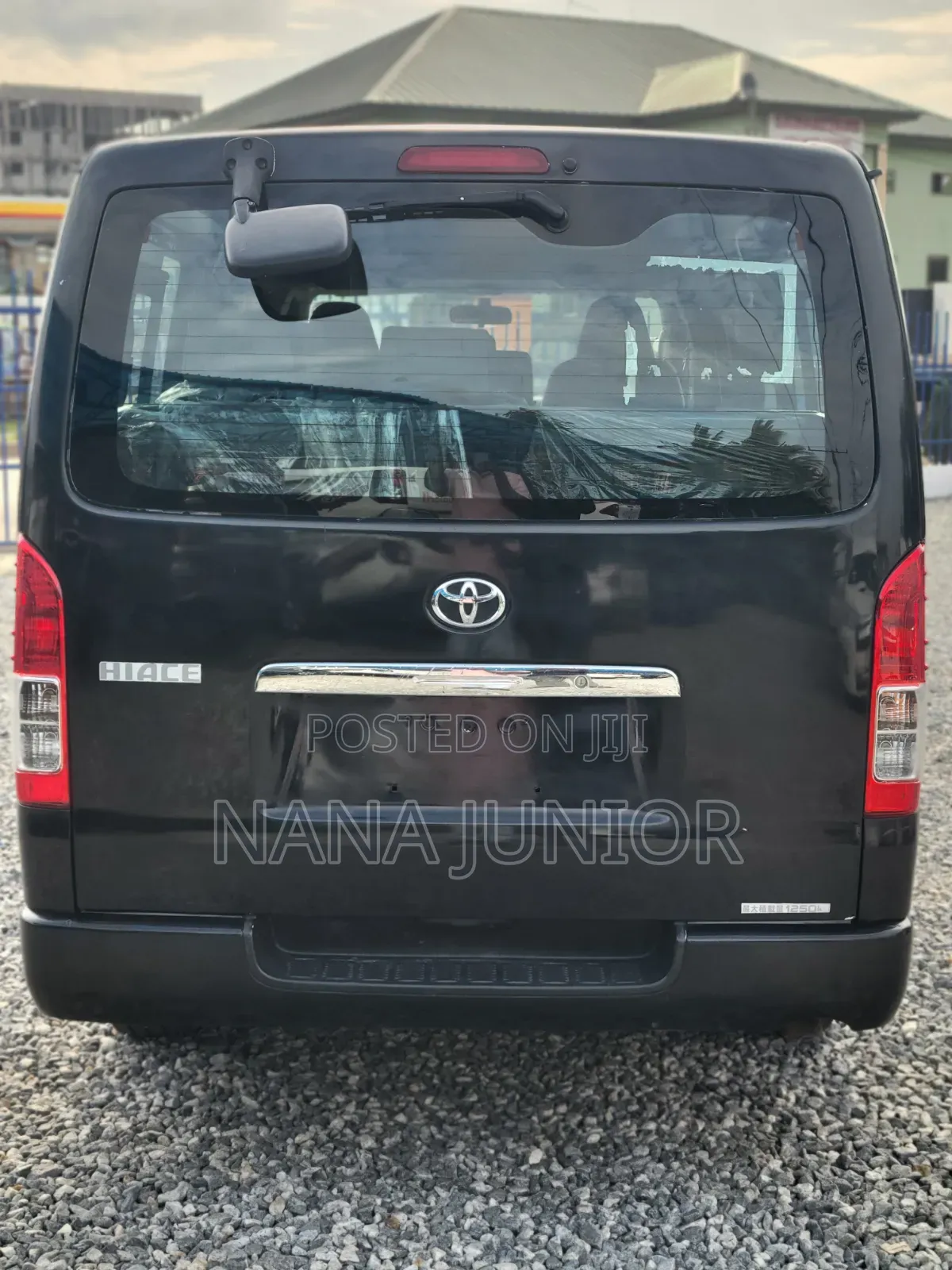 Toyota HiAce 2016 Black
