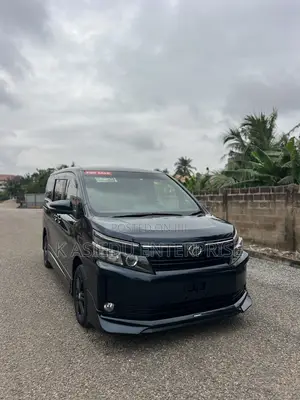 Toyota Voxy V 4WD 8-Seater 2015 Black