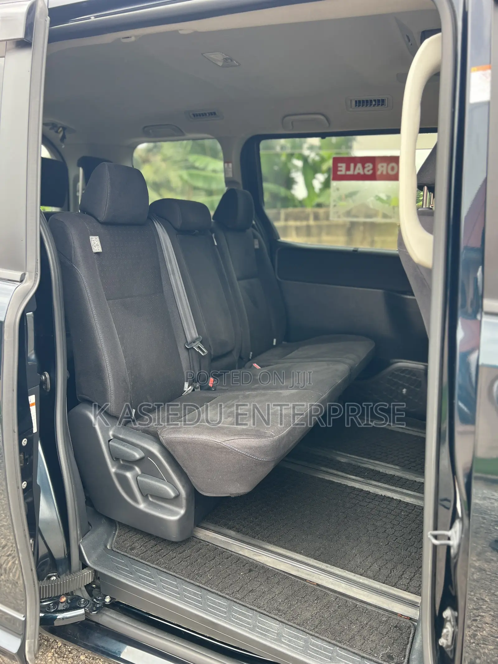 Toyota Voxy V 4WD 8-Seater 2015 Black