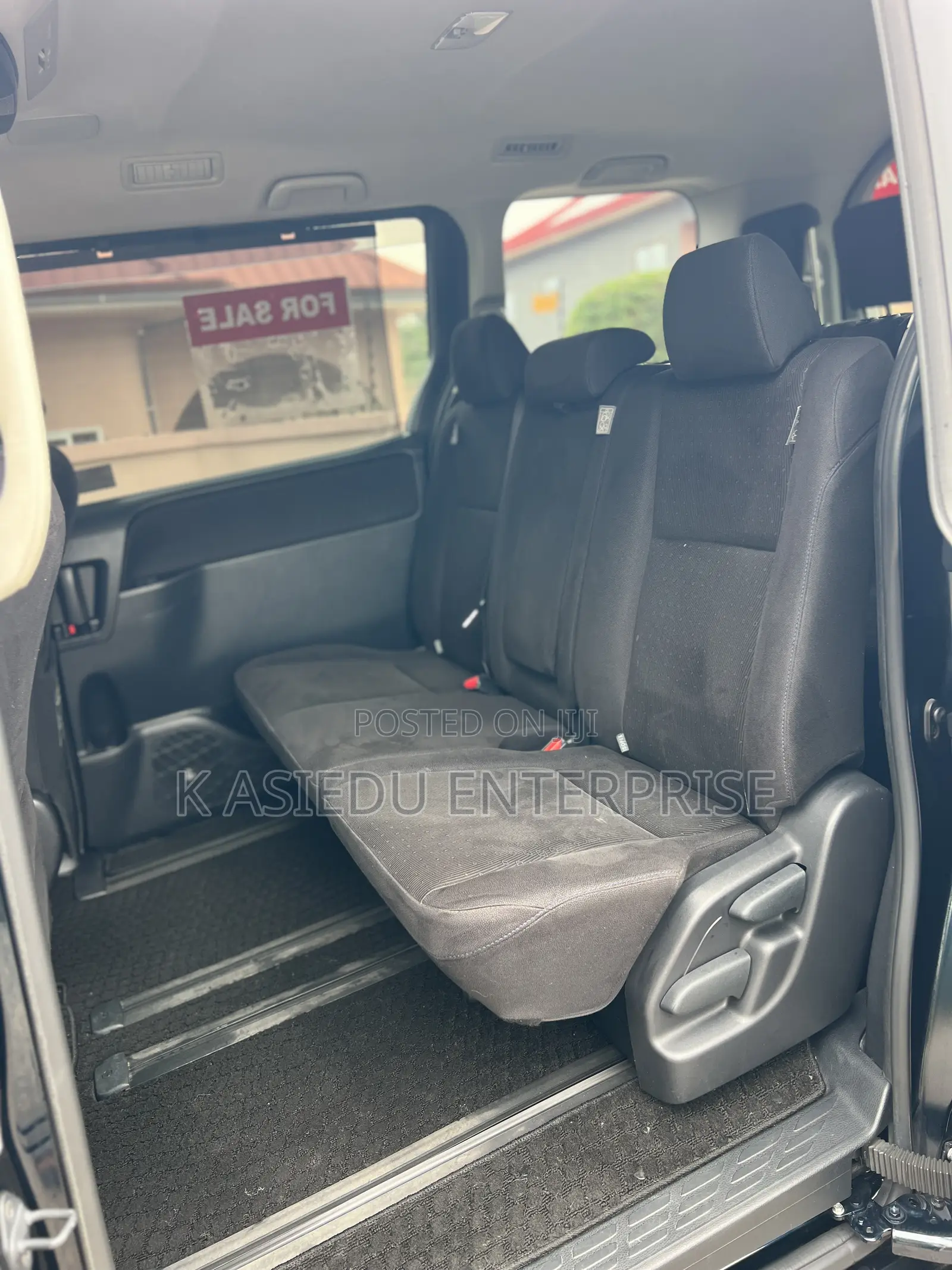 Toyota Voxy V 4WD 8-Seater 2015 Black