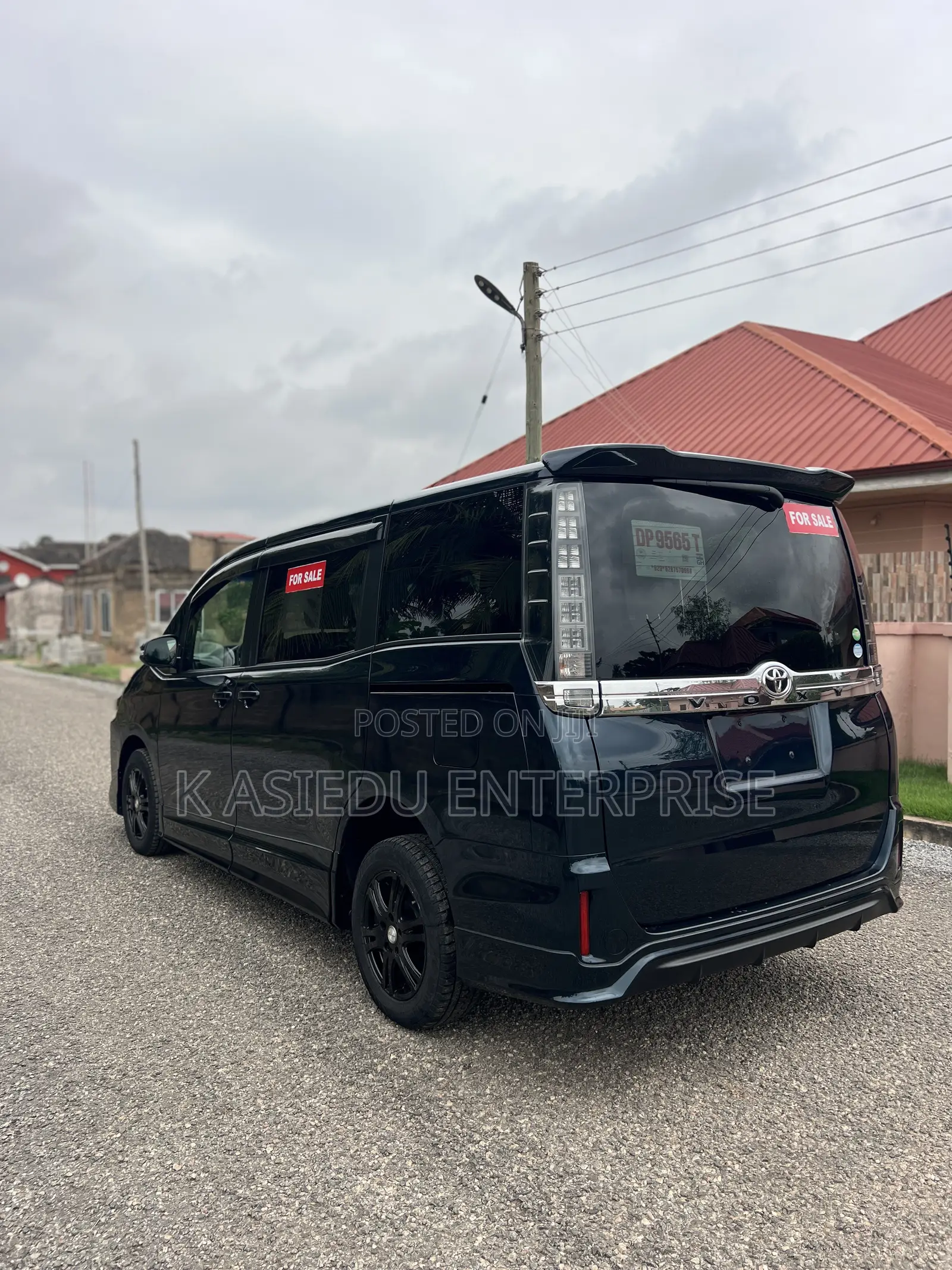 Toyota Voxy V 4WD 8-Seater 2015 Black
