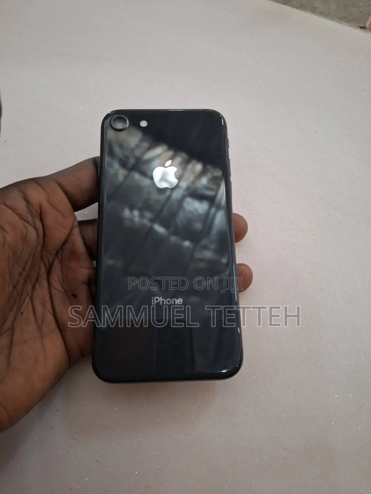 Apple iPhone 8 64 GB Gray