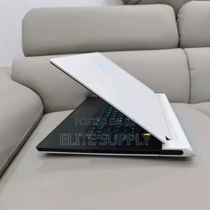 New Laptop Dell Allienware M18 R1 32GB Intel Core i7 SSD 1T