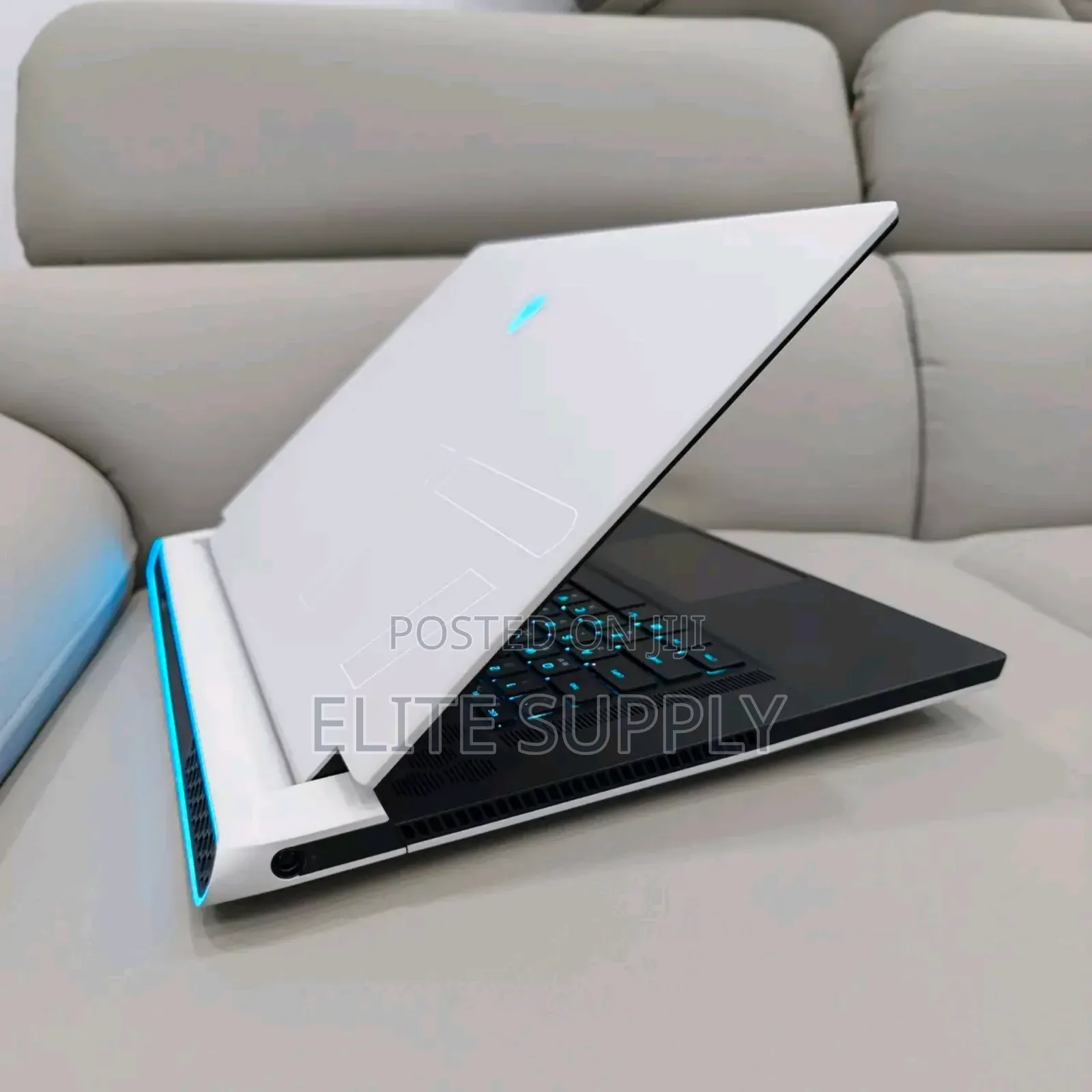 New Laptop Dell Allienware M18 R1 32GB Intel Core i7 SSD 1T