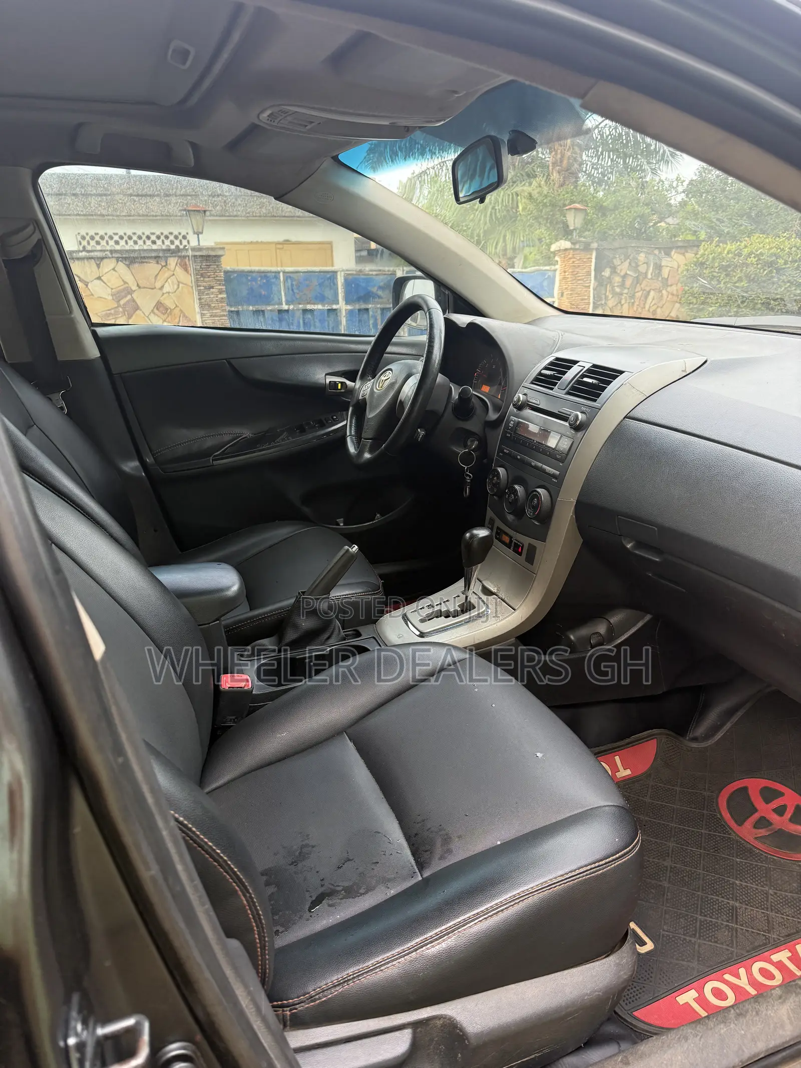 Toyota Corolla LE 4dr Sedan (1.8L 4cyl 4A) 2010 Gray