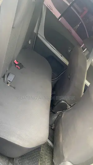 Toyota Vitz 2010 Silver