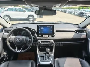 Toyota RAV4 XLE Premium 2021 Gray