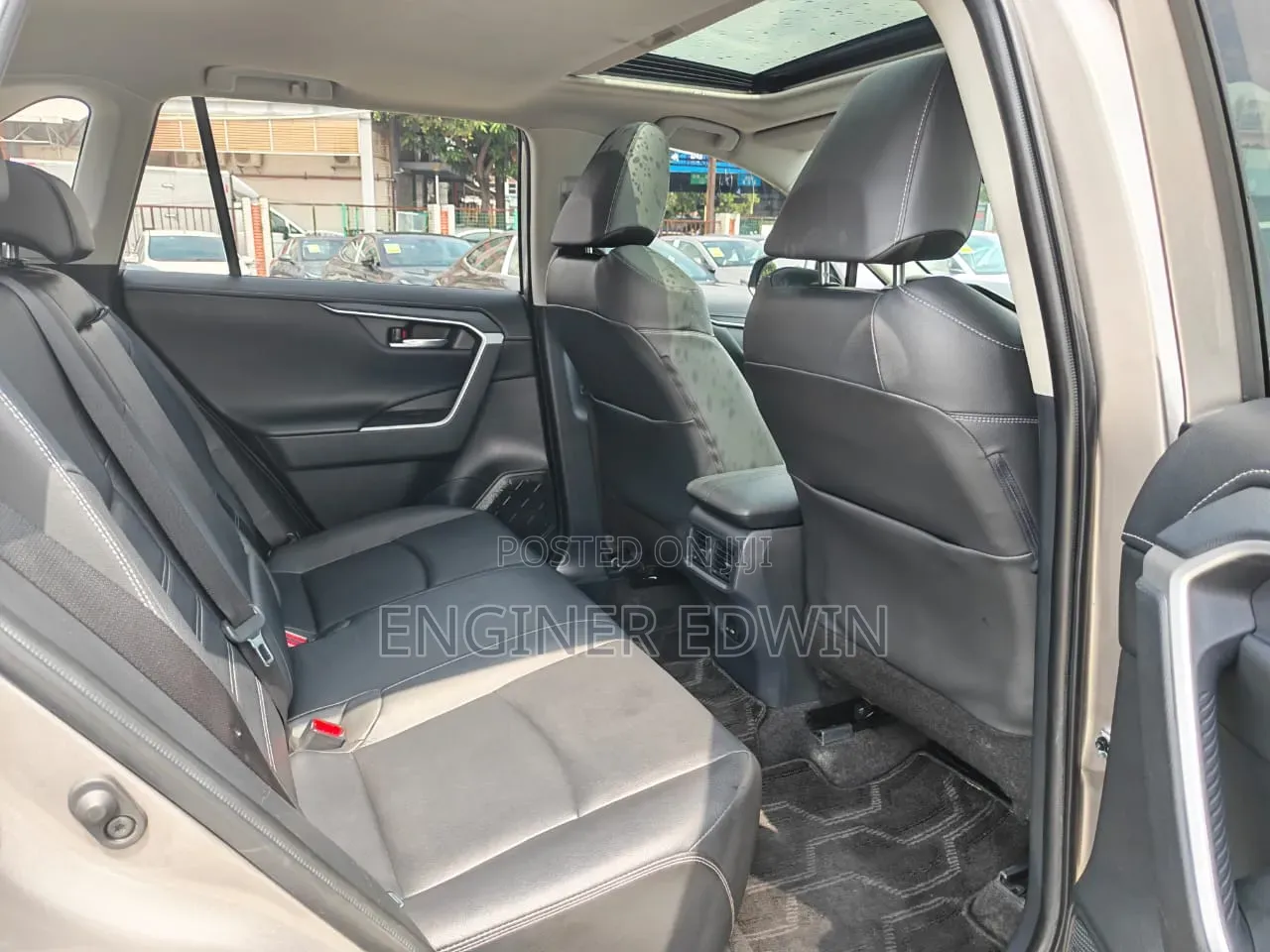 Toyota RAV4 XLE Premium 2021 Gray