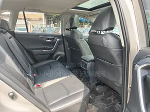 Toyota RAV4 XLE Premium 2021 Gray