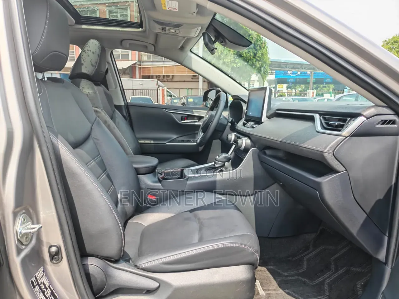 Toyota RAV4 XLE Premium 2021 Gray