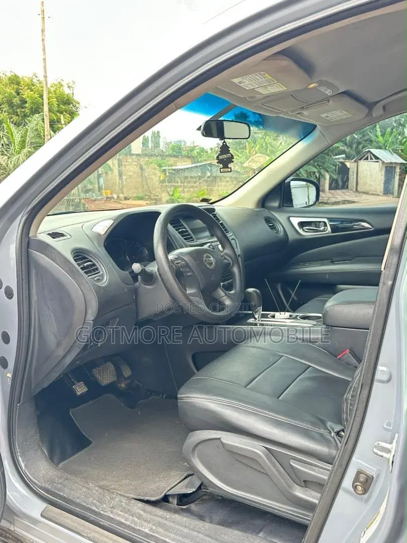 Nissan Pathfinder SL FWD 2013 Beige