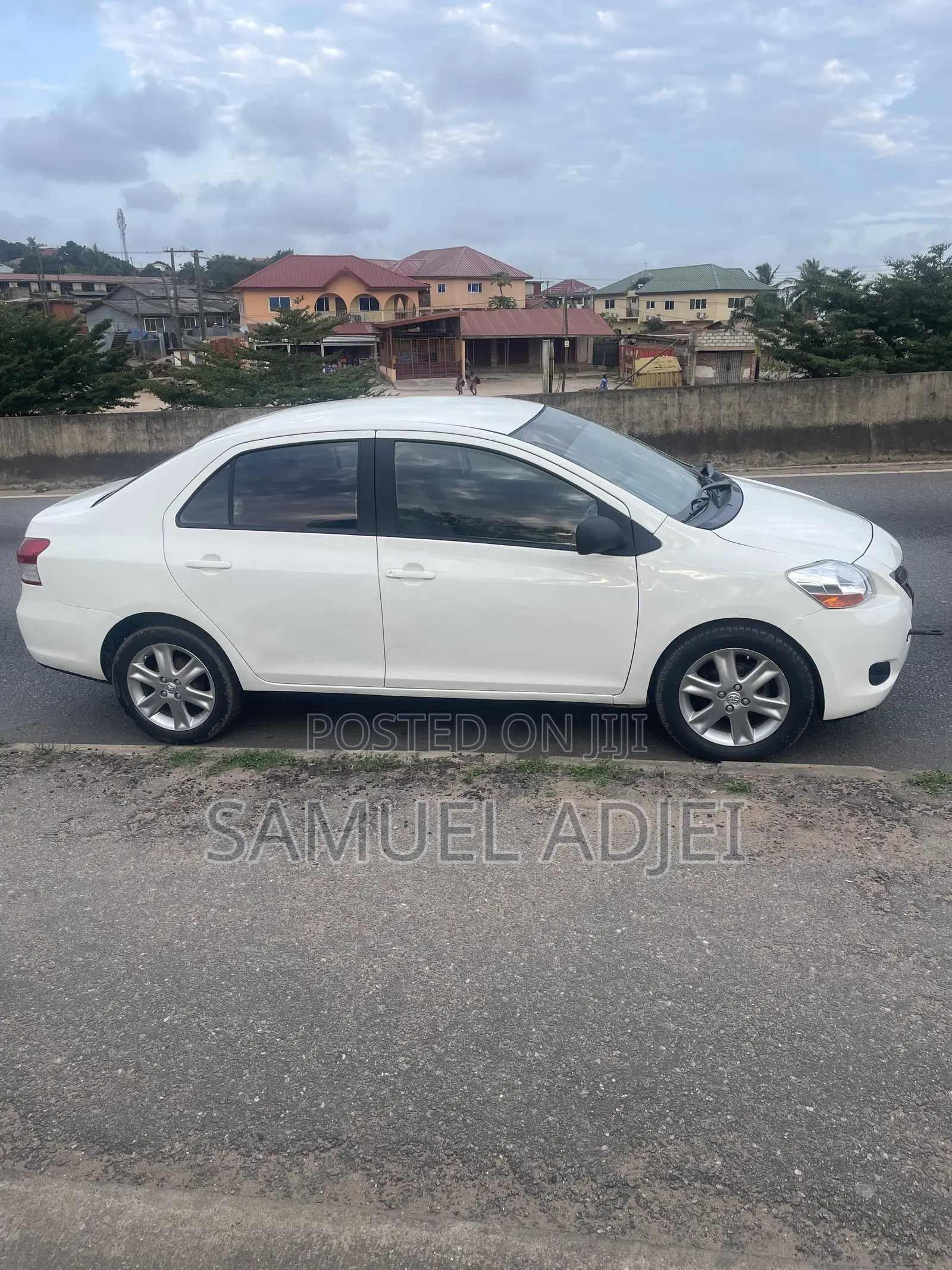 Toyota Yaris 2010 White