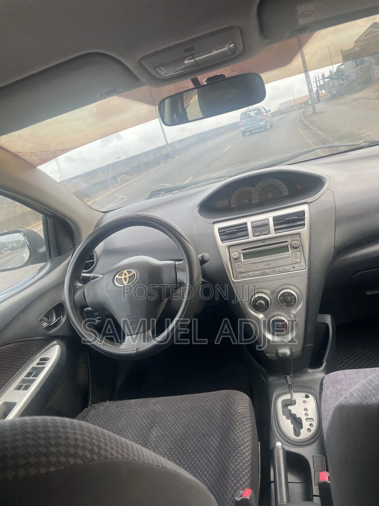 Toyota Yaris 2010 White
