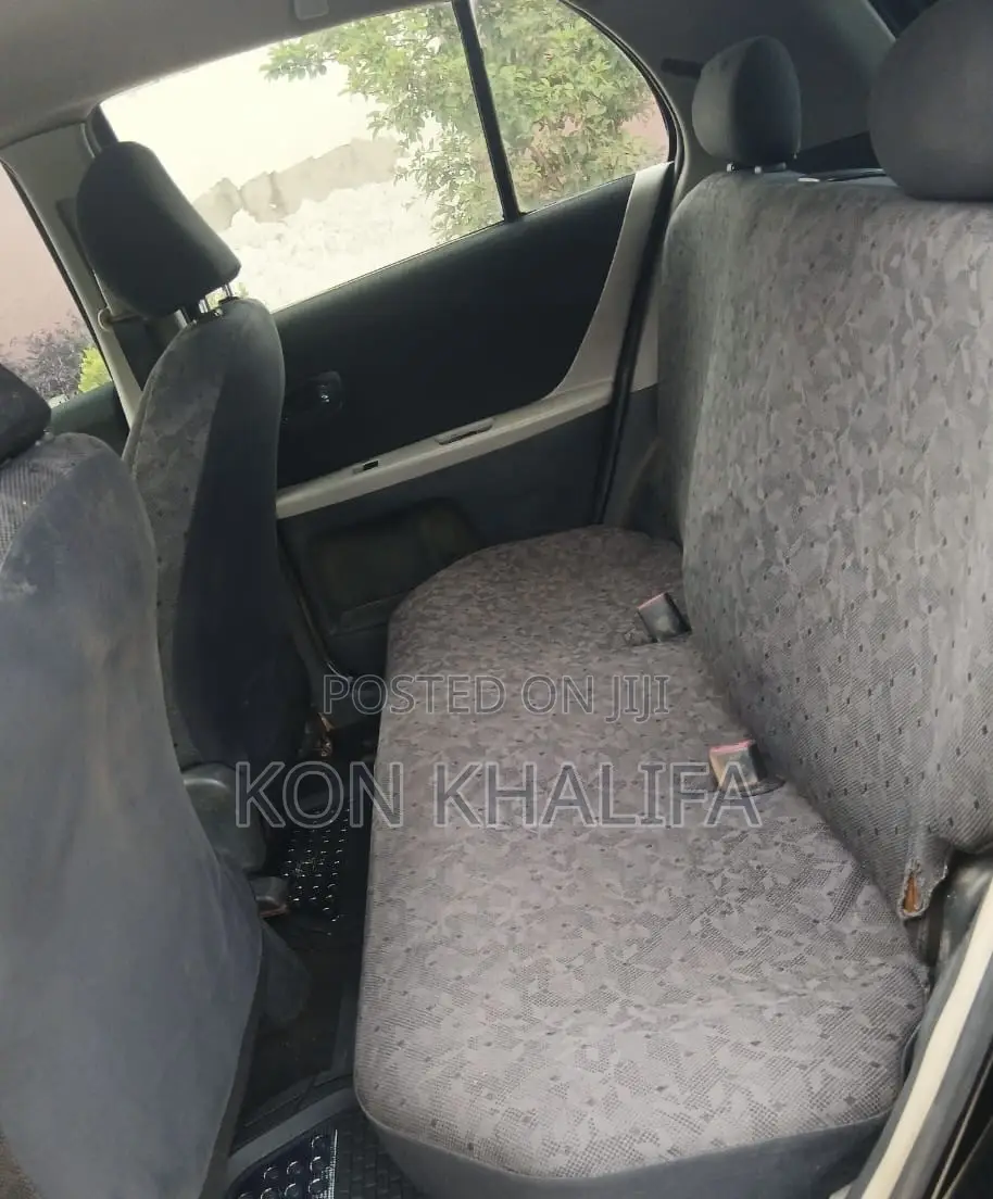 Toyota Vitz 1.0 FWD 5dr 2010 Black
