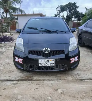 Toyota Vitz 1.0 FWD 5dr 2010 Black