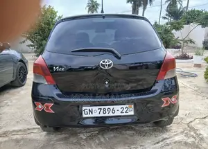 Toyota Vitz 1.0 FWD 5dr 2010 Black