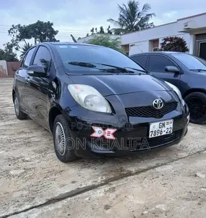Toyota Vitz 1.0 FWD 5dr 2010 Black