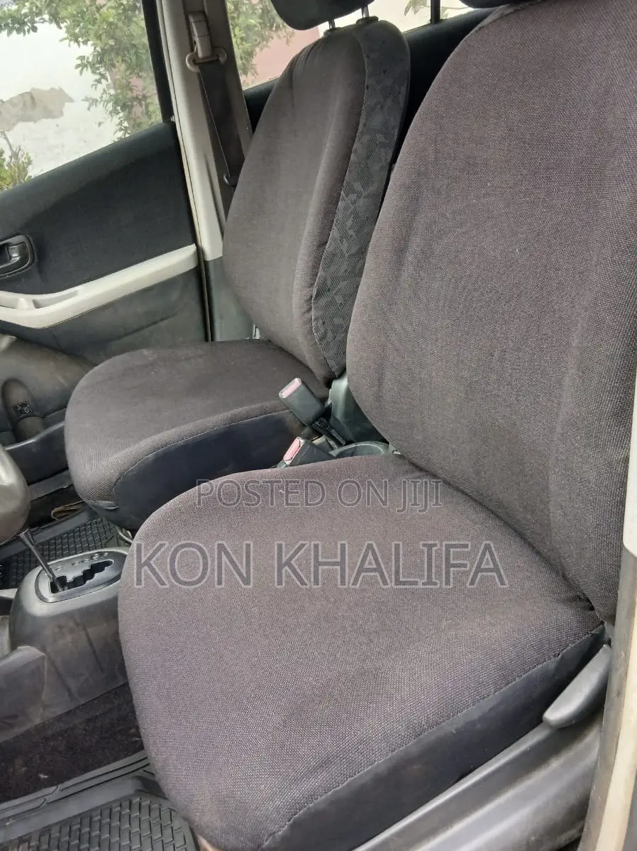 Toyota Vitz 1.0 FWD 5dr 2010 Black
