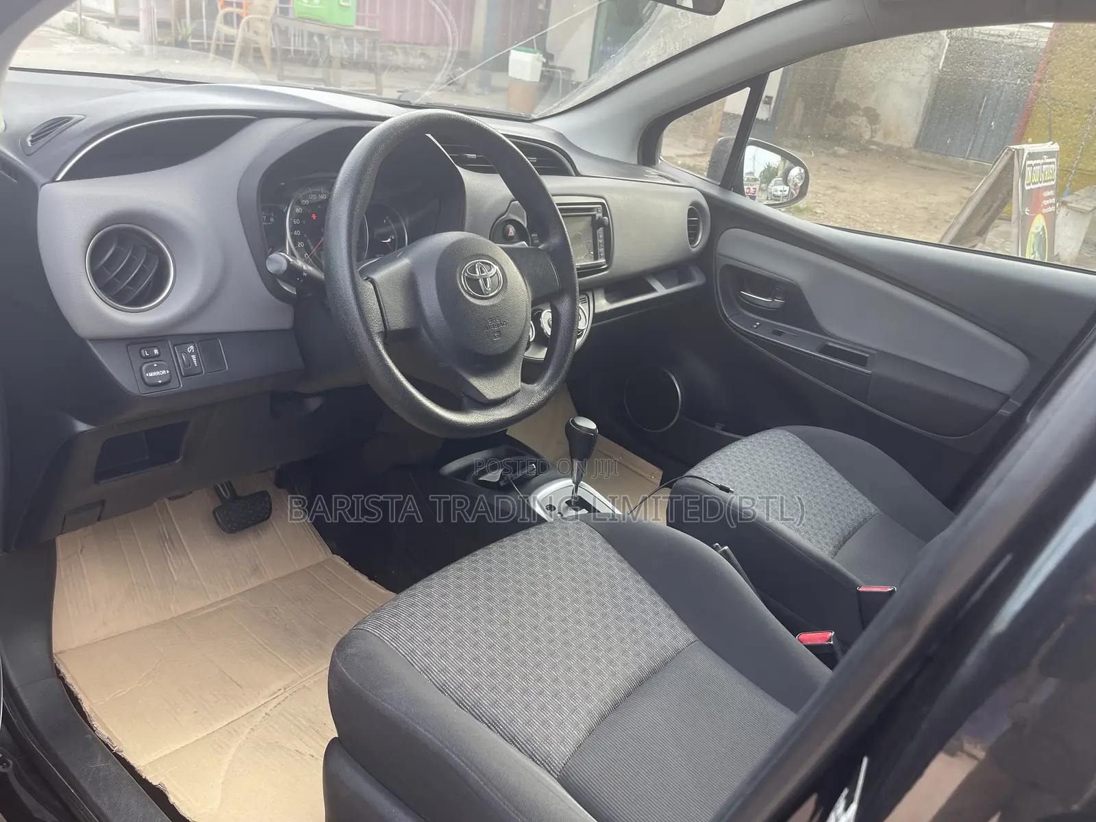 Toyota Yaris LE Hatchback 5dr 2015 Black