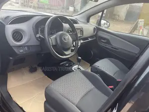 Toyota Yaris LE Hatchback 5dr 2015 Black