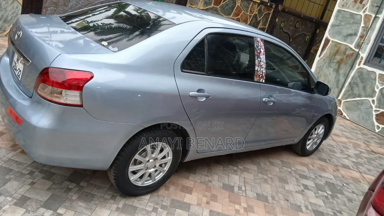 Toyota Belta 2010 Blue