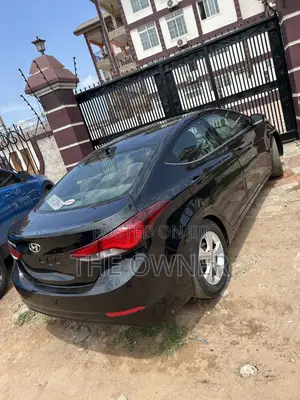 Hyundai Elantra Limited Sedan FWD (1.8L 4cyl 6A) 2016 Black