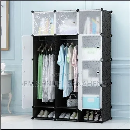 12 Cubes Wadrobe